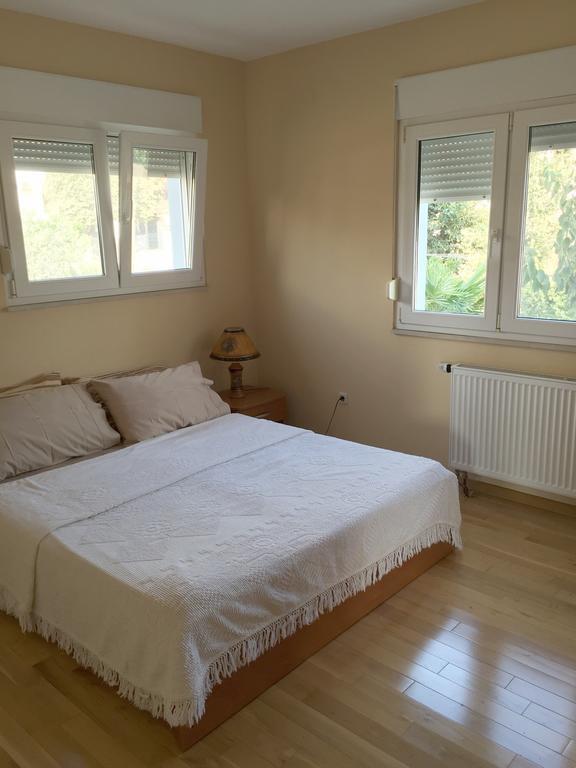 Ana'S Apartments 佩特坎内 外观 照片