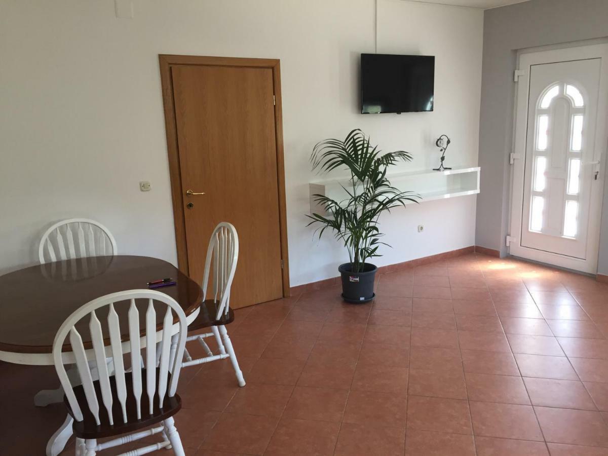 Ana'S Apartments 佩特坎内 外观 照片